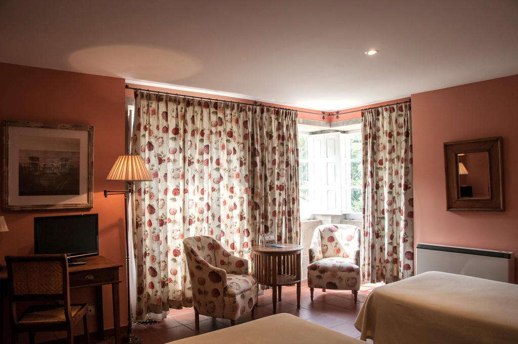 Hotel Pesqueria Del Tambre 诺雅 外观 照片